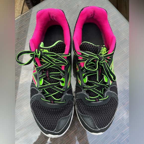 Black New Balance Sneakers - Picture 2 of 5